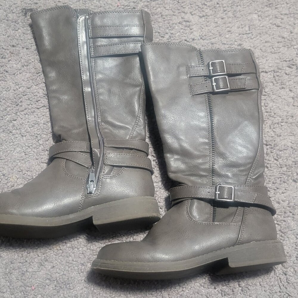 Girl boots